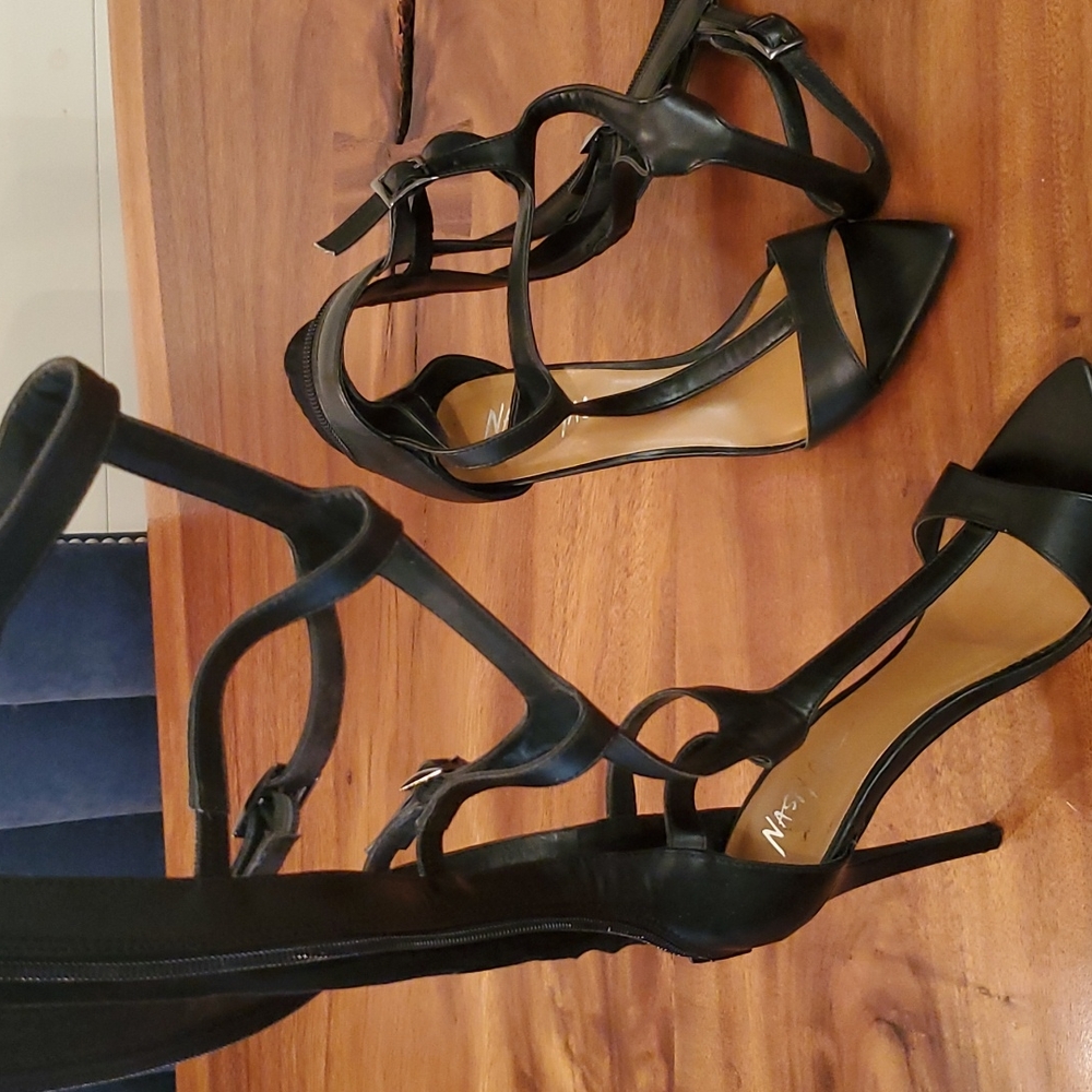 Shoes - Picture 2 of 9